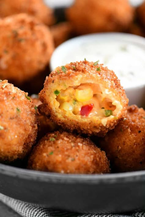 Corn Balls Recipe, Corn Balls, Corn Dip Recipes, Cream Cheese Ball, Gunny Sack, Ramadan Food, Poppers Recipe, Fried Corn, Corn Cakes