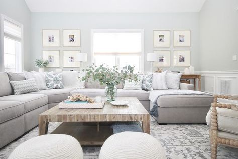 Gray Living Room Design, Living Room Decor Neutral, Grey Sectional Sofa, Grey Sectional, Coastal Living Rooms, Design Salon, Trendy Living Rooms, Neutral Living Room, Family Room Decorating