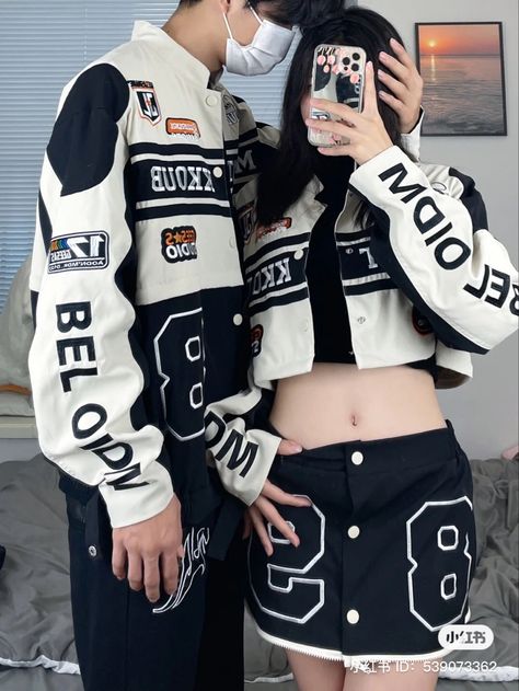 Ulzzang Reference, Couple Aesthetic Outfits, Couple Outfits Matching, Street Racer, Viral Aesthetic, Couple Jacket, Couple Matching Outfits, Couple Fits, Oufits Casual