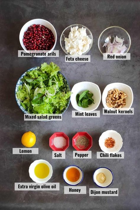 Pomegranate And Feta Salad, Mediterranean Salad Recipes, Healthy Mediterranean Salad, Pomegranate Recipes Salad, Feta Salad Recipe, Feta Cheese Recipes, Pomegranate Recipes, Plats Healthy, Creamy Feta