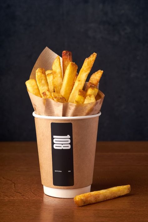 Fries Packaging, Cafe Branding, Branding Strategy, Cafe Shop Design, Smash Burger, Food Projects, Restaurant Branding, Serving Food, French Fries