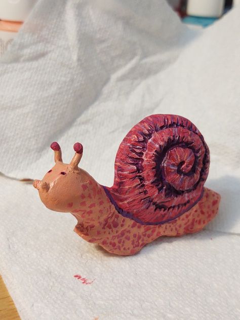 Snail Pinch Pot, Snail Clay Sculpture, Air Dry Clay Snail, Clay Coil Projects, Snail Pottery, Art Club Activities, Snail Clay, Clay Painting Ideas, Coil Projects