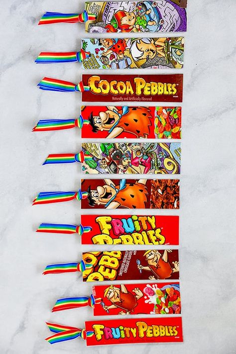 Recycled Box Crafts, Diy Bookmark Ideas Creative, Cereal Box Crafts Diy, Diy Bookmark, Recycled Bookmarks, Cereal Box Project, Upcycling Cereal Boxes, Junk Journal Cereal Boxes, Repurpose