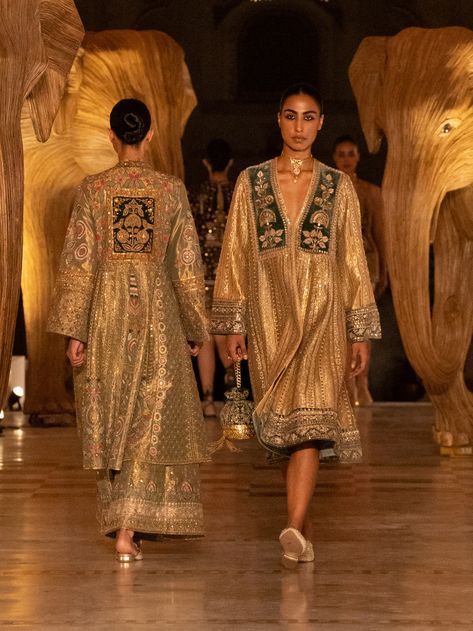 Anita Dongre Suits, Moroccan Motifs, Deconstruction Fashion, Gold Suit, Heavy Dresses, Kaftan Designs, Indian Designer Suits, Anita Dongre, Pakistani Fashion Casual