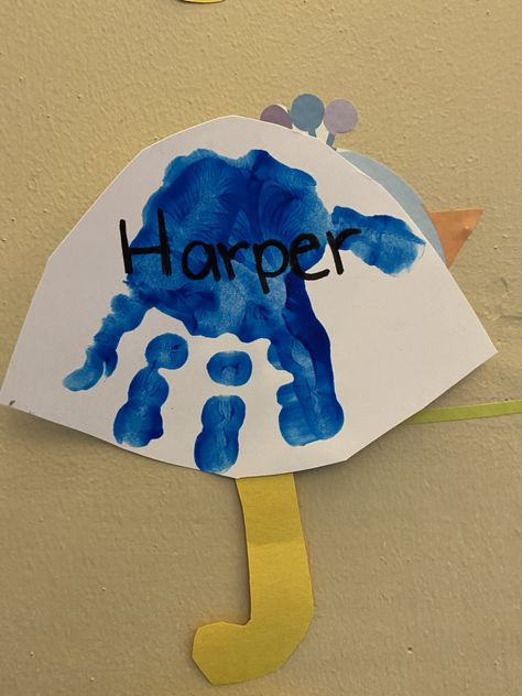 Toddler Umbrella Craft, Infant Activities Crafts, Daycare Spring Crafts, April Activities For Babies, Welcome Spring Crafts For Toddlers, Green Infant Activities, Rain Art For Infants, Spring Crafts For Infants Baby, April Craft For Toddler