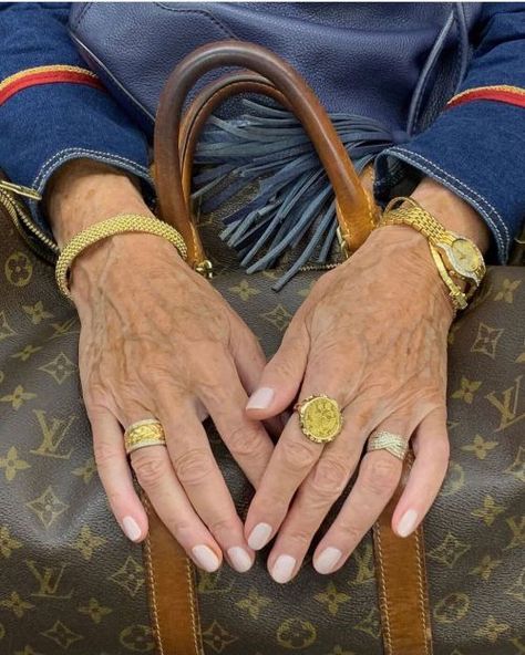 Grandma Aesthetic, Old Money Aesthetic, Mode Inspo, Jewelry Inspo, Replica Handbags, Old Money, Mens Bracelet, Leather Bracelet, Piercings