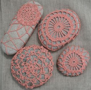 Crochet Pebbles, Crochet Stone, Coral Crochet, Crochet Bolero, River Rocks, Crochet Rose, Stone Crafts, Rock Crafts, Art Textile