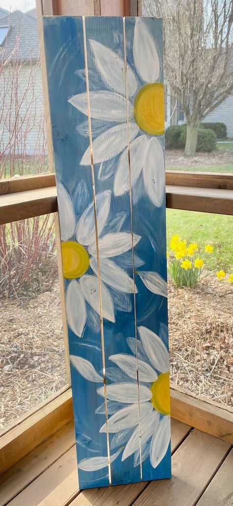 Painting On Wood Easy Ideas, Small Pallet Painting Ideas, Daisy Porch Sign, Spring Wood Porch Signs, Wooden Plank Painting, Painting Boards Ideas Wood Signs Front Porch, Fence Board Painting Ideas, Welcome Plank Ideas, Leaning Porch Signs Diy