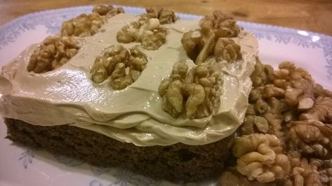 Dark & Delicious Coffee & Walnut Cake – a low carb, LCHF diabetic treat! Cake Recipe For Diabetics, Recipe For Diabetics, Coffee Walnut Cake, Walnut Cake Recipe, Banana Coffee Cakes, Coffee And Walnut Cake, Coffee Buttercream, Banana Coffee, Walnut Cake