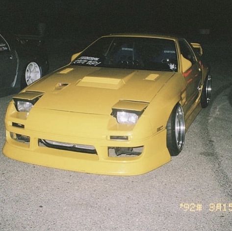 Y2k Yellow Aesthetic, Yellow Y2k Wallpaper, Yellow Cars Aesthetic, Cool Yellow Wallpapers, Drawing Y2k, Car Vibes, Yellow Y2k, Car Life, R35 Gtr