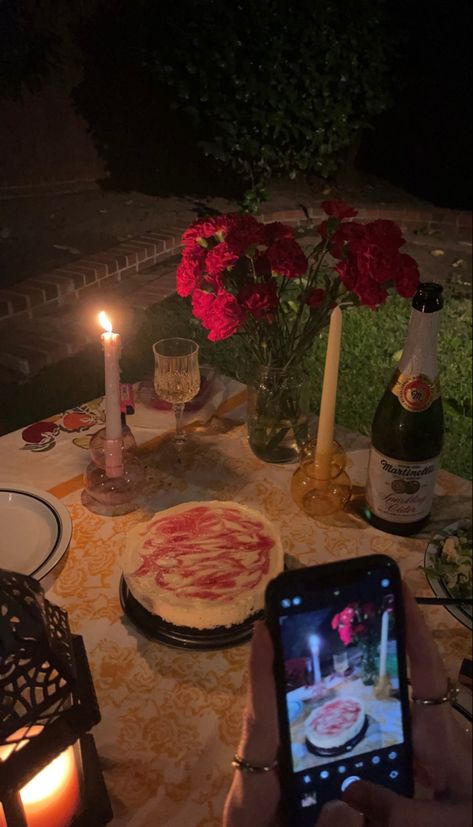 candlelight dinner Candlelight Dinner At Home For Two, Romantic Dinner For Two Candlelight, Romantic Dinner At Home Set Up, Candlelight Dinner At Home, Candle Light Dinner At Home, Diy Birthday Table, Candle Light Dinner Ideas, Candle Night Dinner, Valentine Day Aesthetic