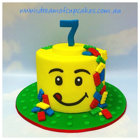 lego cake - Google Search Lego Head Birthday Cake, Lego Cake Ideas Boys, Cake Lego Birthday, Lego Birthday Cake For Boys, 7th Birthday Cake Boys, Lego Cakes For Boys, Lego Cake Ideas, Lego Torte, Lego Head Cake