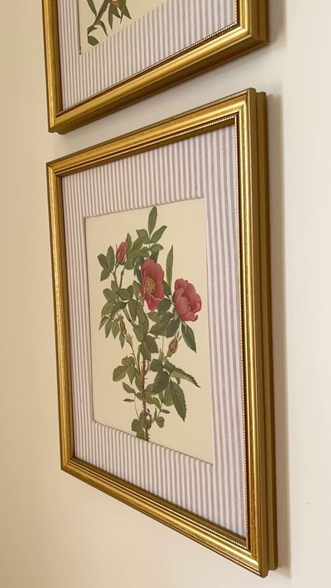 Diy Paint Frames Ideas, New Frame Design, Vintage Poster Frame, Painting Framing Ideas, Photo Frame Bedroom, Vintage Wall Painting, Beautiful Photo Frames, Diy Framed Art, Picture Wall Living Room