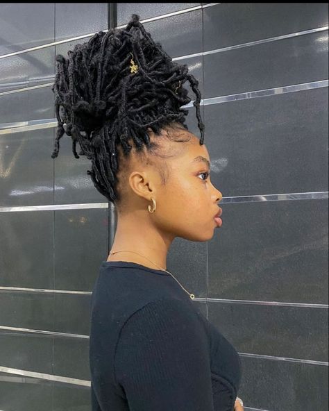 Twist It Up: Bold Twisted Braid Styles to Try Today Buterfluffy Locs Hairstyles, Butterfly Locs In A Bun, Butterfly Locs Bun, Styling Butterfly Locs, Butterfly Locs Hairstyles, Butterfly Locs Hairstyle, Cute Box Braids, Butterfly Locs, Cute Box Braids Hairstyles