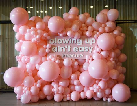 Pink Balloon Wall, Balloon Wall Backdrop, Mickey Baby Showers, Balloon Walls, Rainbow Themed Birthday Party, Minnie Mouse Theme Party, Decor Balloons, Wedding Balloon Decorations