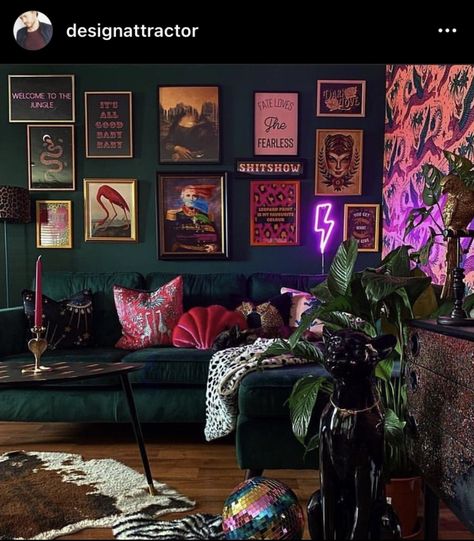 Maximalist Living Room, Maximalist Interior, Salon Suites, Dark Home Decor, Dark Home, Colourful Living Room, Maximalist Decor, Ideas Living Room, Apartment Decor Inspiration