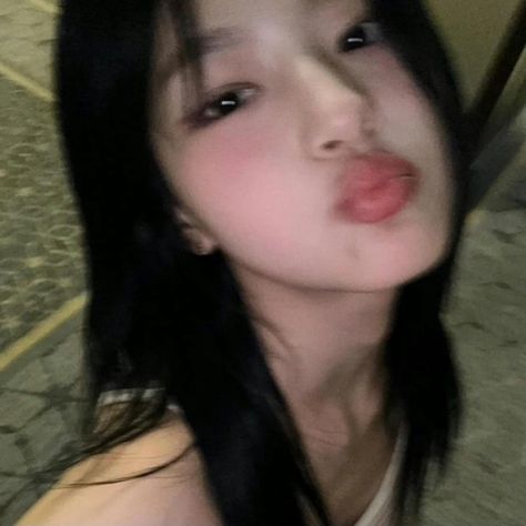 Haneul Kiss Of Life, Kpop Kiss, Bias Kpop, Kpop Profiles, Kiss Of Life, Lq Icons, I Love Girls, Kpop Aesthetic, I Icon