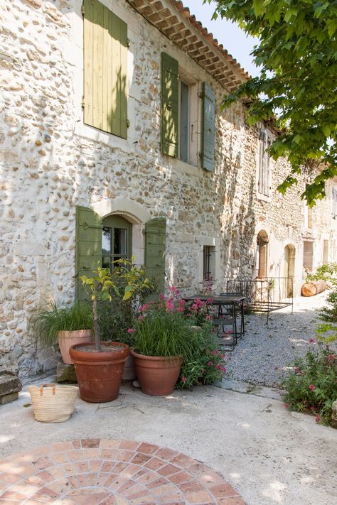 Italian Cottage, French Country Houses, Country House Exterior, Provence House, Provence Garden, Mediterranean Aesthetic, House Mediterranean, France Country, South France