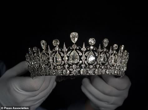 The Fife Tiara which will be on display at Kensington Palace (Historic Royal Palaces/Todd-... Fife Tiara, Royal Crown Jewels, Handmade Tiaras, Princess Louise, Royal Crowns, Royal Tiaras, Beautiful Tiaras, Diamond Tiara, Henry Viii