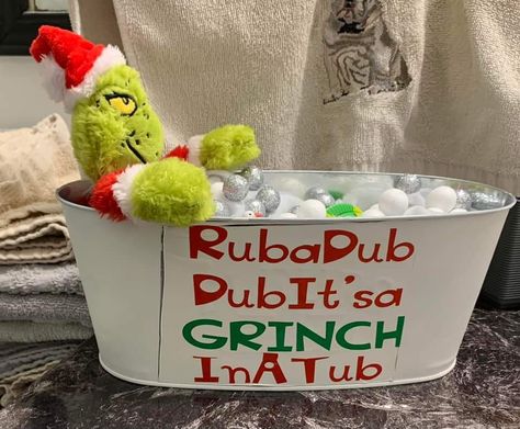 Grinch Christmas Bathroom Ideas, Grinch Bathroom, Grinch Christmas Decorations Restroom, Grinch Bathroom Decor Diy, The Grinch Bathroom Decor, Grinch Stuff, Grinch Christmas Tree, Grinch Christmas Decorations, Grinch Christmas