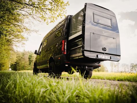 StarVan camper's novel sleeping pod multiplies living space Fascia Release, Bamboo Countertop, Sleeping Nook, Sleeping Pods, Wilderness Retreat, Mobile Living, Small Sink, All Terrain Tyres, Camper Trailer