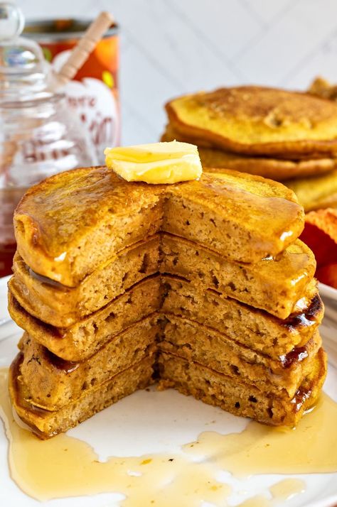 Fast Prep Cozy Pumpkin Pancakes - Yummy and fully Homemade Pumpkin Spice Coffee Creamer, Heirloom Decor, Cheesecake Banana, Pumpkin Pancake, Pecan Pancakes, Breakfast Coffee Cake, Baking Breakfast, Pumpkin Pancake Recipe, Pancake Calories