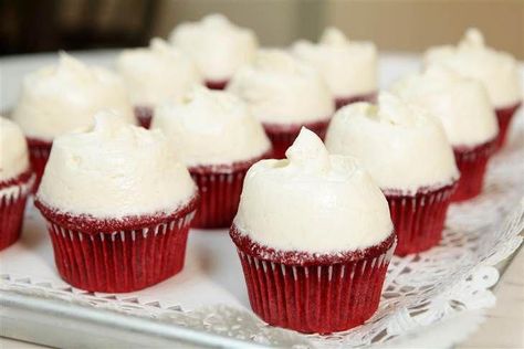 Magnolia Cupcakes, Magnolia Bakery Banana Pudding, Savory Cakes, Magnolia Bakery, Magnolias Bakery, Velvet Cupcakes, Red Velvet Cupcakes, Cupcake Cake, Bakery Recipes