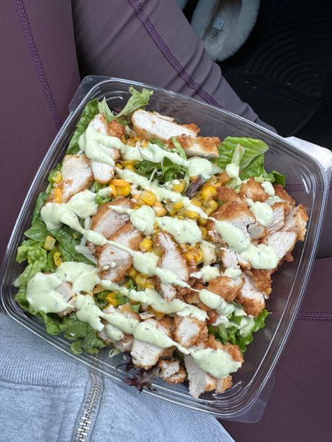 Chickfila Salad, Chicken Salad Aesthetic, Chick Fil A Aesthetic, Chick Fil A Salad, Healthy Fast Food Options, Healthy Lunch Snacks, Chicken Salad Sandwich, Healthy Food Dishes, Food Babe