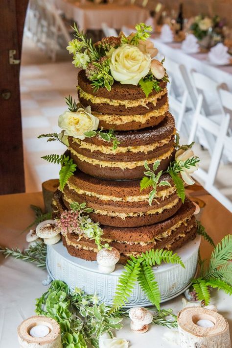 German Chocolate Wedding Cake, Rhinestone Wedding Cake, Silhouette Cake Topper, Spring Wedding Cake, Silhouette Cake, Chocolate Wedding, Groom Wedding Cakes, Beach Wedding Cake, Chocolate Wedding Cake