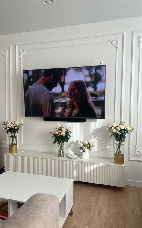 Dainty Home Decor, Tv Room Aesthetic, Tv Wall Decor Small Space, European Living Room Decor, Living Room Designs With Tv, Tv Place, Living Room Hacks, Home Interior Ideas, Apartment Living Room Design