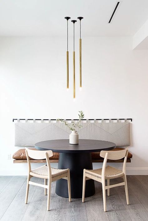 Dining Room Design Modern, Kitchen Nook, Dining Nook, Dining Room Inspiration, Black Table, Small Dining, Modern Dining Room, Dining Room Lighting, Dining Room Design