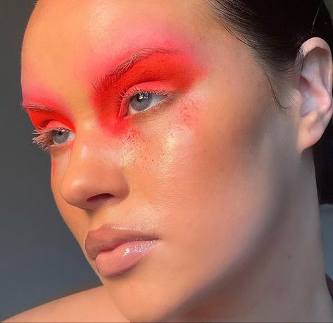 No Eyebrows Makeup Look Editorial, Aoife Makeup, Aoife Cullen, Arab Night, Cyberpunk Makeup, Fire Makeup, 80s Makeup, Beauty Mark, Beauty Hair Makeup