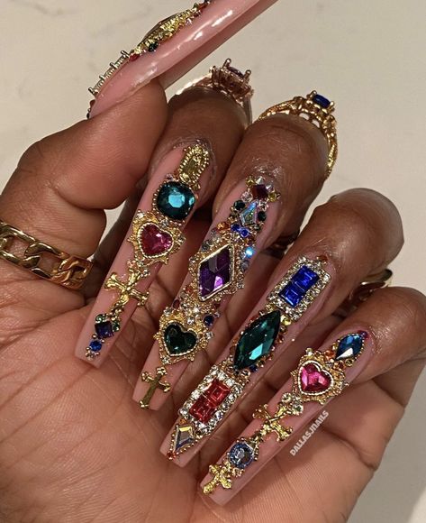 Elegant Nails Gold, Nails Fancy, Nails Charm, Charm Nails, Nails Bling, Maquillage On Fleek, Custom Nails, Nails Gold, Nails Design With Rhinestones