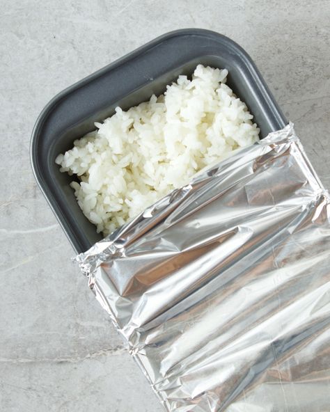 Exactly How To Reheat Rice - I Test 6 Methods [Pics] - Pantry & Larder How To Keep Rice Warm For A Party, Reheat Rice, Freezing Cooked Rice, Pantry Larder, Barley Recipes, Rice In Crockpot, How To Reheat Rice, Rice In The Oven, Rice In The Microwave