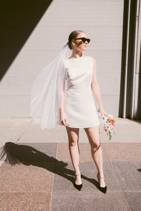 Wedding Dress With Tights, Veil With Short Dress, 60s Inspired Wedding Dress, Anti Bride Aesthetic, Creative Wedding Dress, City Hall Wedding Dress Civil Ceremony, Short Wedding Dress With Veil, Civil Ceremony Outfit, Short Vintage Wedding Dress