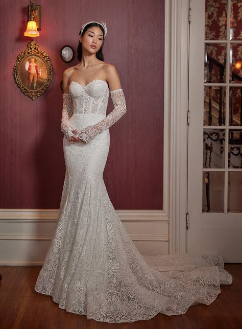 LA23242 Cody - Vintage Mermaid Wedding Dress with Matching Lace Gloves Lace Wedding Dress With Straps, Wedding Dress With Gloves, Strapless Mermaid Wedding Dress, Wedding Dress With Straps, Calla Blanche, Strapless Wedding Dress Mermaid, Idea Aesthetic, Dress With Gloves, Vintage Inspired Wedding Dresses