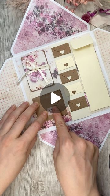 Katharina Tarta Crafts on Instagram: "🌸 This is part 2 of the envelope gift tutorial 🌸

I hope it was worth the wait for you 😉

#cardmaking #craftinspiration #cuteideas #handmade #cardmakingtutorial" Handmade Congratulations Card Ideas, Katharina Tarta Crafts, Envelope Cards Ideas, Mini Cards Handmade, Handmade Greeting Cards Ideas, Scrapbooking Original, Greeting Cards Handmade Birthday, Gift Tutorial, Envelope Gift