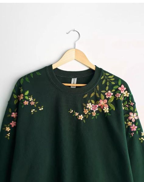 Embroidery Clothes Ideas, Sweater Embroidery Ideas, Hand Embroidered Shirts, Hand Embroidered Sweatshirt, Hand Embroidered Sweater, Embroidery Jeans Diy, Basic Hand Embroidery Stitches, Hand Embroidery Patterns Free, Clothes Embroidery Diy