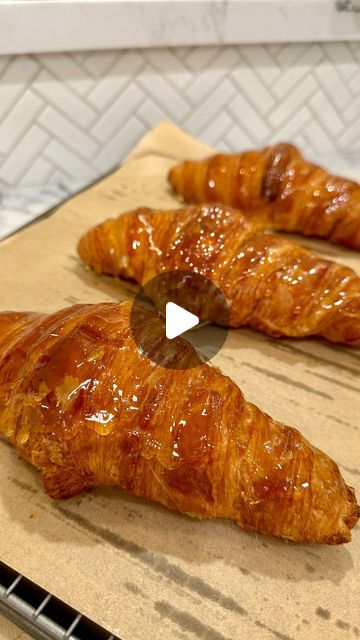 Julia Vuong on Instagram: "CRÈME BRÛLÉE COSTCO CROISSANTS 🥐 🍡🍦

Omw to go buy another pack of croissants because these were too good 🙂‍↕️

Ingredients:
-6 Costco croissants 
-1 cup sugar 
-1 cup water 

Custard
-1 cup heavy cream
-3 tbsp sugar 
-2 egg yolks 
-1 tbsp cornstarch 
-1 tsp vanilla extract 

Whipped cream
-1 cup heavy cream
-2 tbsp powdered sugar 

ENJOY!

#cremebrulee #costco #croissant #tanghulu #easyrecipe" Desserts Made With Croissants, Costco Croissants Recipe, Costco Croissant Hack, Creme Brulee Croissant, Twice Baked Croissant, Costco Croissants Ideas, Croissant Dessert Recipes, Croissants Ideas, Croissant Desserts