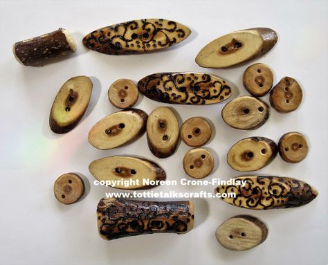 Make Your Own Buttons, Buttons Crafts Diy, Button Creations, Natural Buttons, Spool Knitting, Wood Things, Gourds Crafts, Rustic Crafts, Diy Buttons