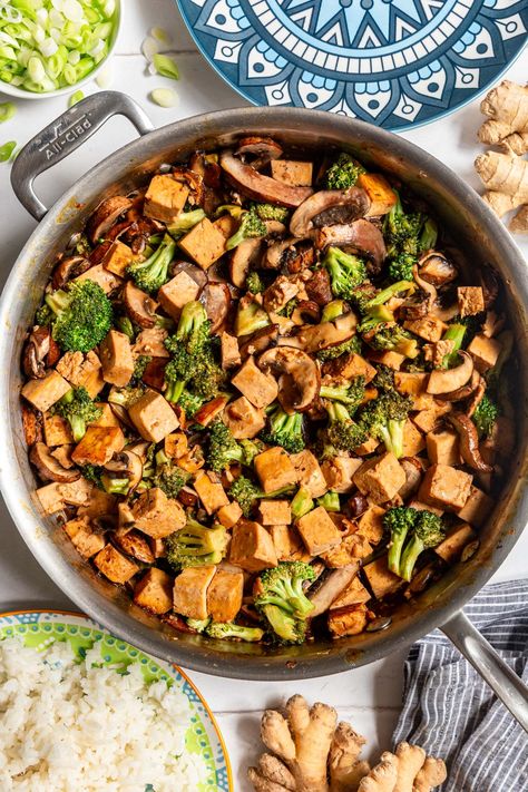 Tofu Broccoli Mushroom Stir Fry - At Elizabeth's Table Broccoli Mushroom Stir Fry, Recipes With Tofu, Broccoli And Mushrooms, Tofu Broccoli, Mushroom Vegan, Broccoli Mushroom, Cauliflower Mushroom, Mushroom Broccoli, High Protein Dishes