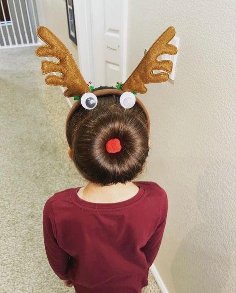 Rudolph hairstyle 🎄 #holidayhair #christmashair #reindeer #reindeerhair #reindeerheadband #antlers #holidayfun #holidaylook #funhairstyles #trenzas #christmaslook #bun #bunhairstyle #longhair #longhairstyles #hairstylesforkids #hairstylesforgirls #craftyhair #hairstylesofinstagram #hairinspiration #spiritweek #rudolphhair #rudolph Rudolph Hair Bun, Reindeer Hairstyle, Reindeer Hair Bun, Hairstyle Ideas For Kids, Christmas Hairstyles For Kids, Reindeer Hair, Inspired Hairstyles, Kids Curly Hairstyles, Christmas Look