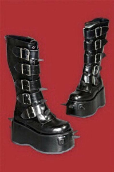 Hot Topic Aesthetic, Punk Oc, Pinterest Wishlist, Idk Aesthetic, Goth Platform Boots, Hot Topic Shoes, Ideal Aesthetic, Demonia Boots, Boot Chains