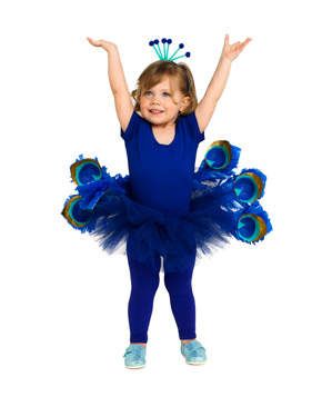 Cobalt Peacock Costume | October 31 seems to creep up on us every single year. Still set on treating Junior to that one-of-a-kind disguise? Frightened by the idea of making your own costume from scratch? Don’t be. Get into the spirit with creative ideas that can pulled together with cupcake liners, coffee filets, and more household items. We know it’s tempting to just give up and head to the Halloween store for some packaged kid costumes, but just think about how unique your child’s outfit will Halloween Costumes Kids Homemade, Diy Fantasia, Creative Halloween Costumes Diy, Make Your Own Costume, Peacock Costume, Diy Halloween Games, Baby Kostüm, Diy Kostüm, Homemade Halloween Costumes