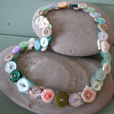 Button Necklace Craft Ideas Buttons Crafts Diy, Button Creations, Big Jar, Button Necklace, Button Bracelet, Beach Shack, Necklace Tutorial, Diy Buttons, Necklace Craft