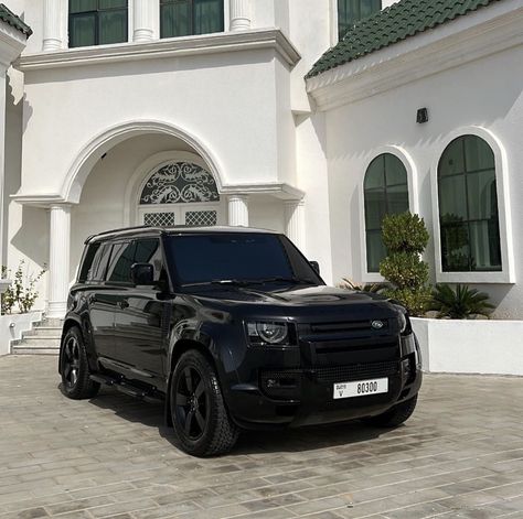 Discovery Car Range Rovers, Defender 110 Black, Defender Aesthetic, Black Land Rover, Discovery Car, Landrover Defender 110, Defender Car, Range Rover Defender, Cars Range Rover