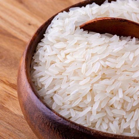 Jasmine Rice Benefits, Rice Benefits, Medium Grain Rice, Prevent Constipation, Organic Rice, Thai Curry, The Perfume, Jasmine Rice, Asian Cooking