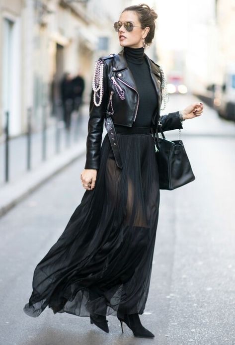 Casual Chique Stijl, Rok Outfit, Chique Outfit, Fest Outfits, Rock Chic, Alessandra Ambrosio, Black Women Fashion, All Black Outfit, Mode Inspo