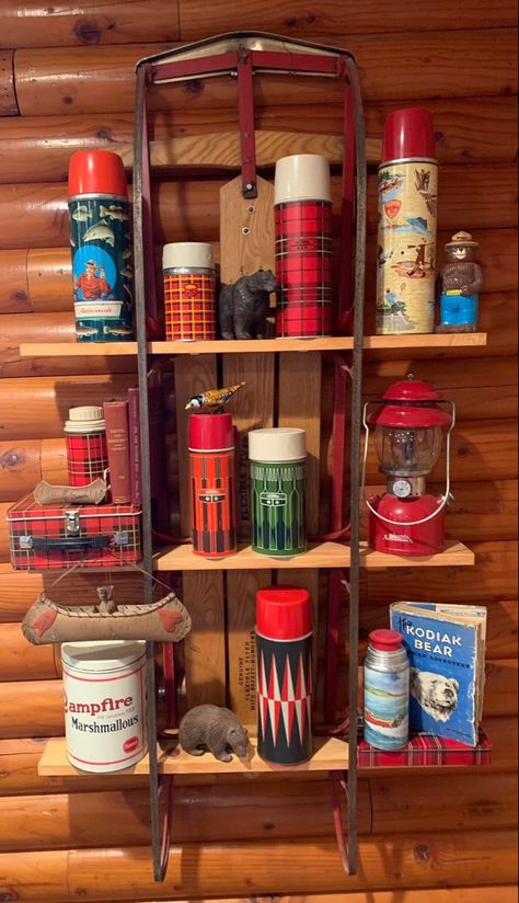 Thermos Ideas, Display Recipes, Outdoorsy Bedroom, Fantasy Lake, Rustic Renovations, Airbnb Cabin, Fireplace Area, Lake Cabin Decor, Cabin Decorating