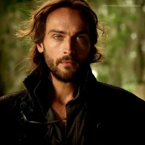 Sleepy Hollow -- this is one good-looking Ichabod Crane. Thank you TV ;) Sleepy Hollow Movie, Sleepy Hollow Book, Sleepy Hollow Tim Burton, Long Hair And Beard, Anders Dragon Age, Sleepy Hollow Tv Series, Sleepy Hollow Halloween, Sleepy Hollow New York, Ichabod Crane